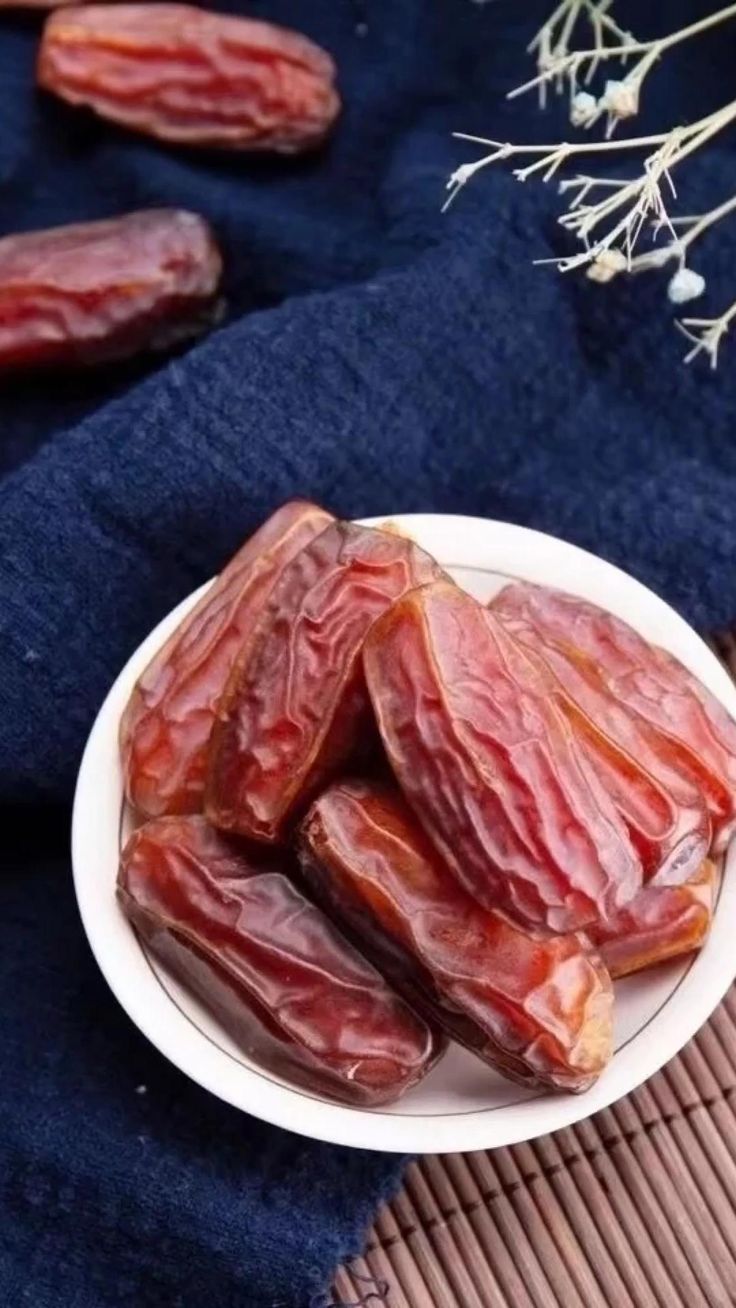 Premium Saudi Mabroom Dates